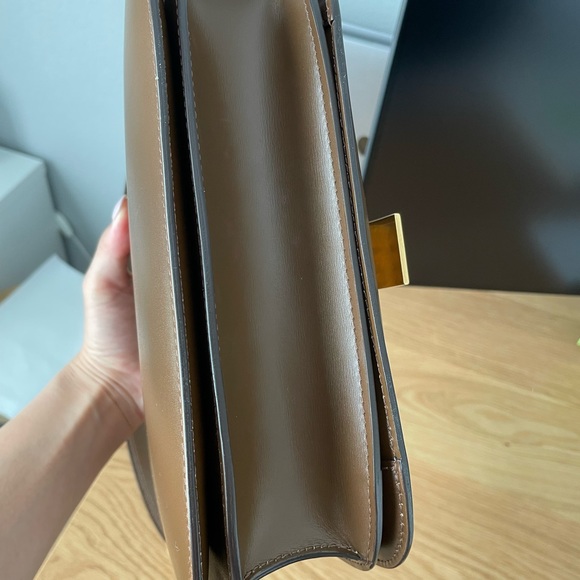 CELINE MEDIUM CLASSIC BAG IN BOX CALFSKIN
CAMEL - Picture 13 of 13